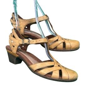Cobb Hill Women's Yellow Aubrey T-Strap lightweight casual comfort Shoes Size 8